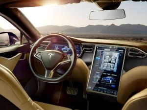 Tesla érintőképernyő